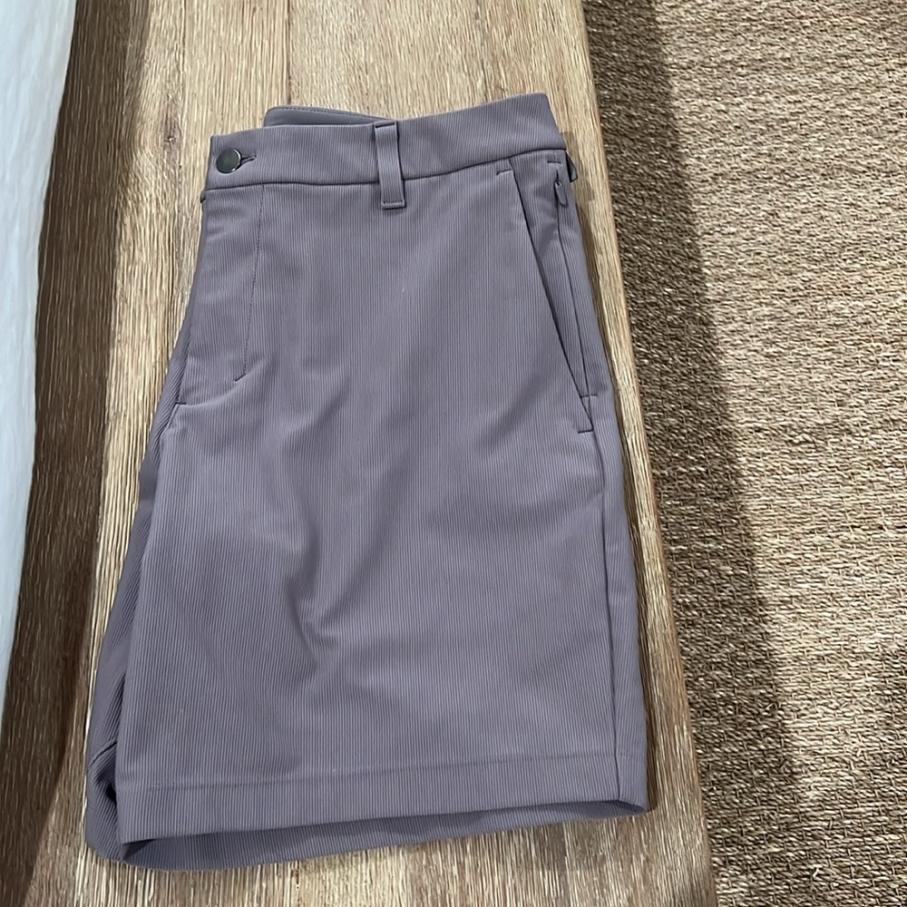 lululemon athletica Men's Athletic Shorts in Mauve Gray